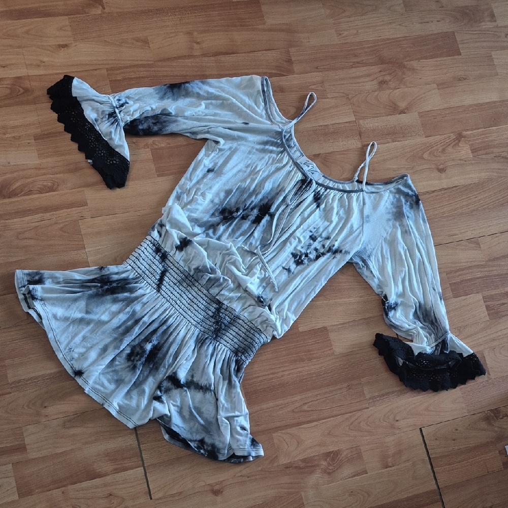 Vava by Joy Han Gray and Black Top